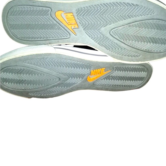 🖤🤍LEATHER NIKES🖤🤍 - Picture 6 of 7